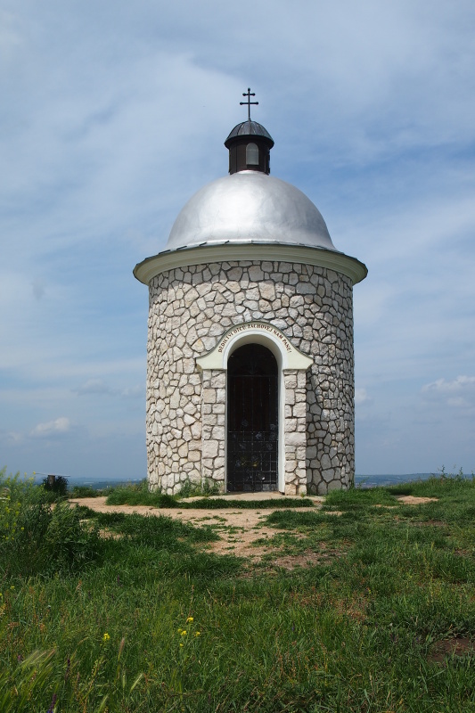kaplička ve tvaru románské rotundy